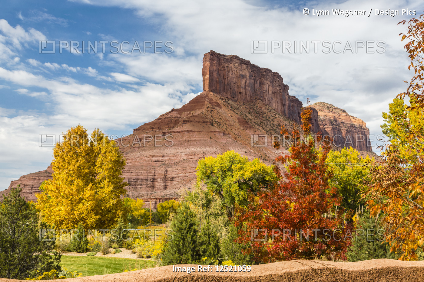The rock formation 'the Palisade' with colourful autumn foliage in the ...